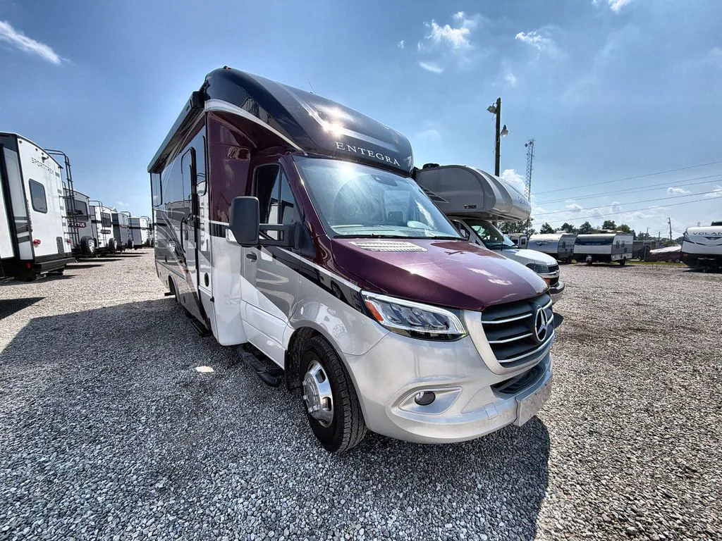 2022 Entegra Coach Qwest 24N - Photo 2