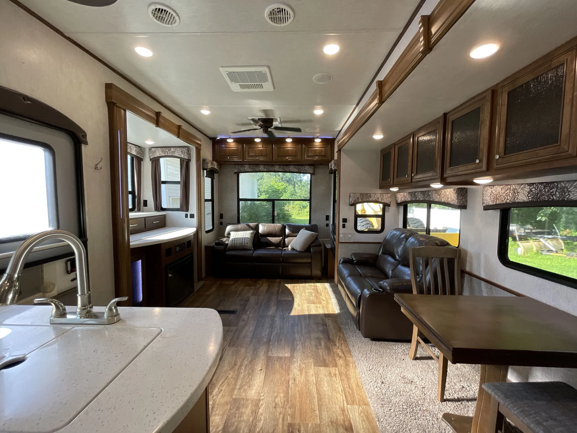 2019 Heartland Bighorn Traveler 32CK — living area main