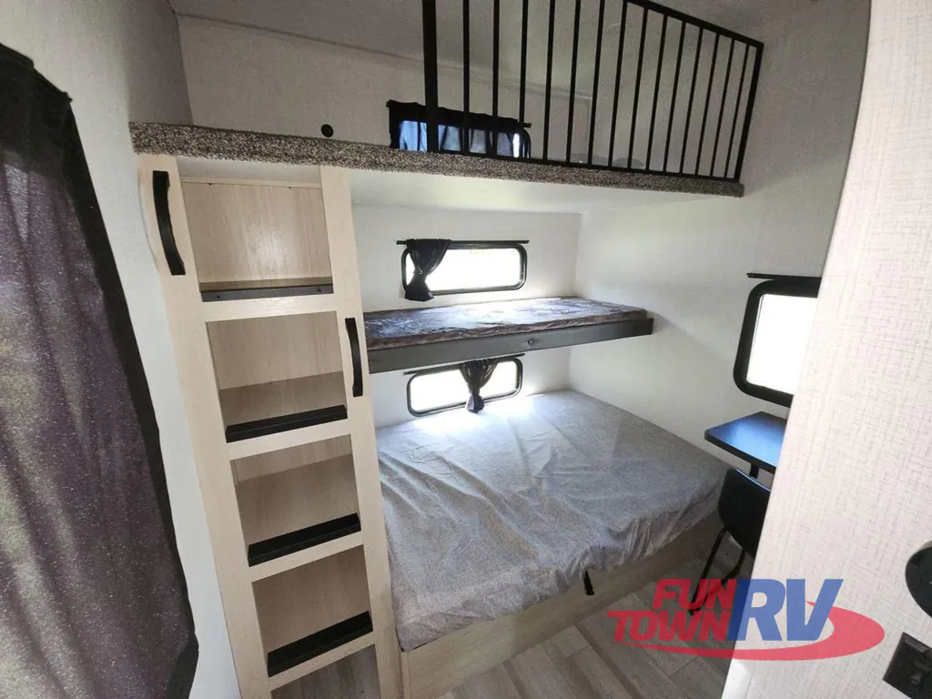 2026 Forest River Cardinal 35CRIB, Photos photo 19