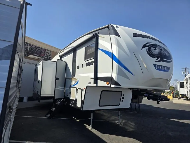 2019 Forest River RV Cherokee Arctic Wolf 285DRL4 - Main photo