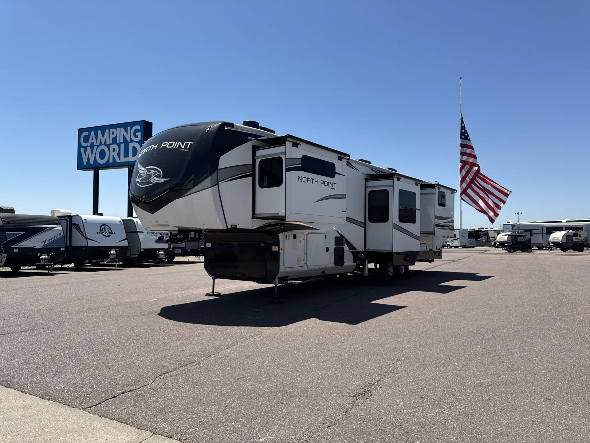 2022 Jayco North Point 380RKGS - Photo 2