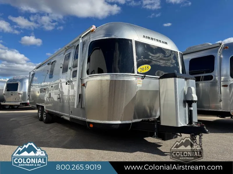 2018 Airstream Classic 30RB - Photo 2