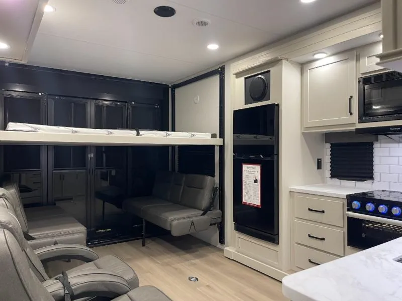 2026 Grand Design Momentum G-Class 25G - Photo 3
