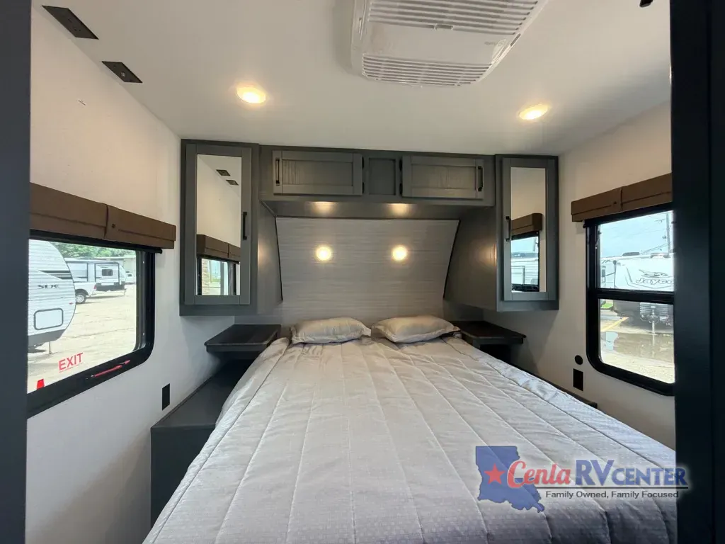 2027 Palomino Puma 337BH, Photos photo 9