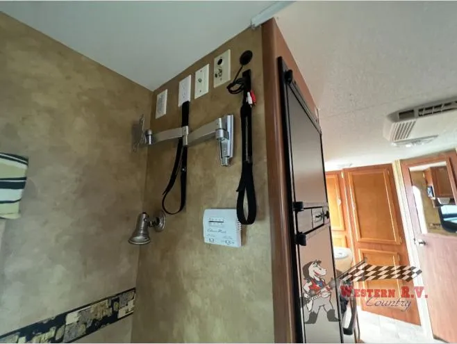 2011 Lance Lance Travel Trailers 1685 - Photo 2