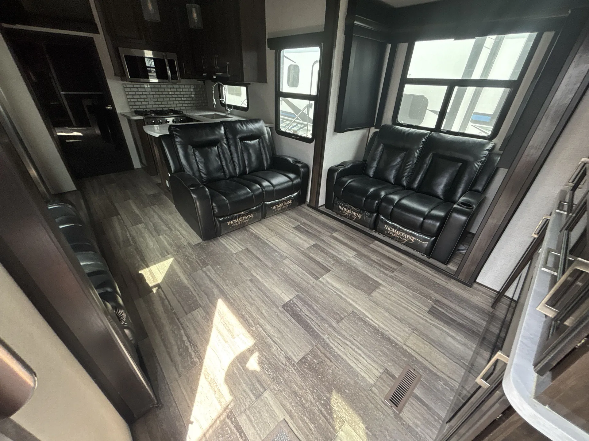 2021 Dutchmen Voltage 4225 — living area main