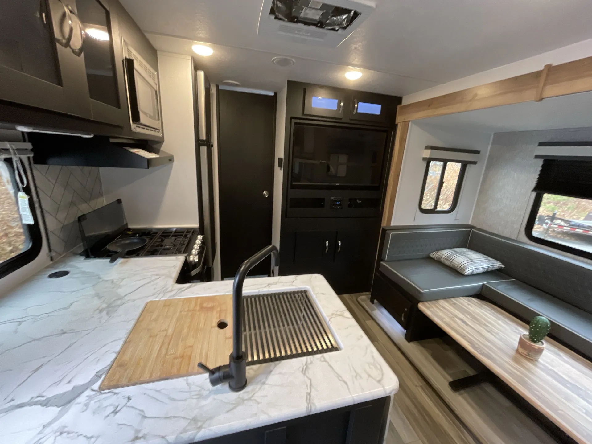 2024 Coachmen Freedom Express Ultra Lite 226RBS — living area main