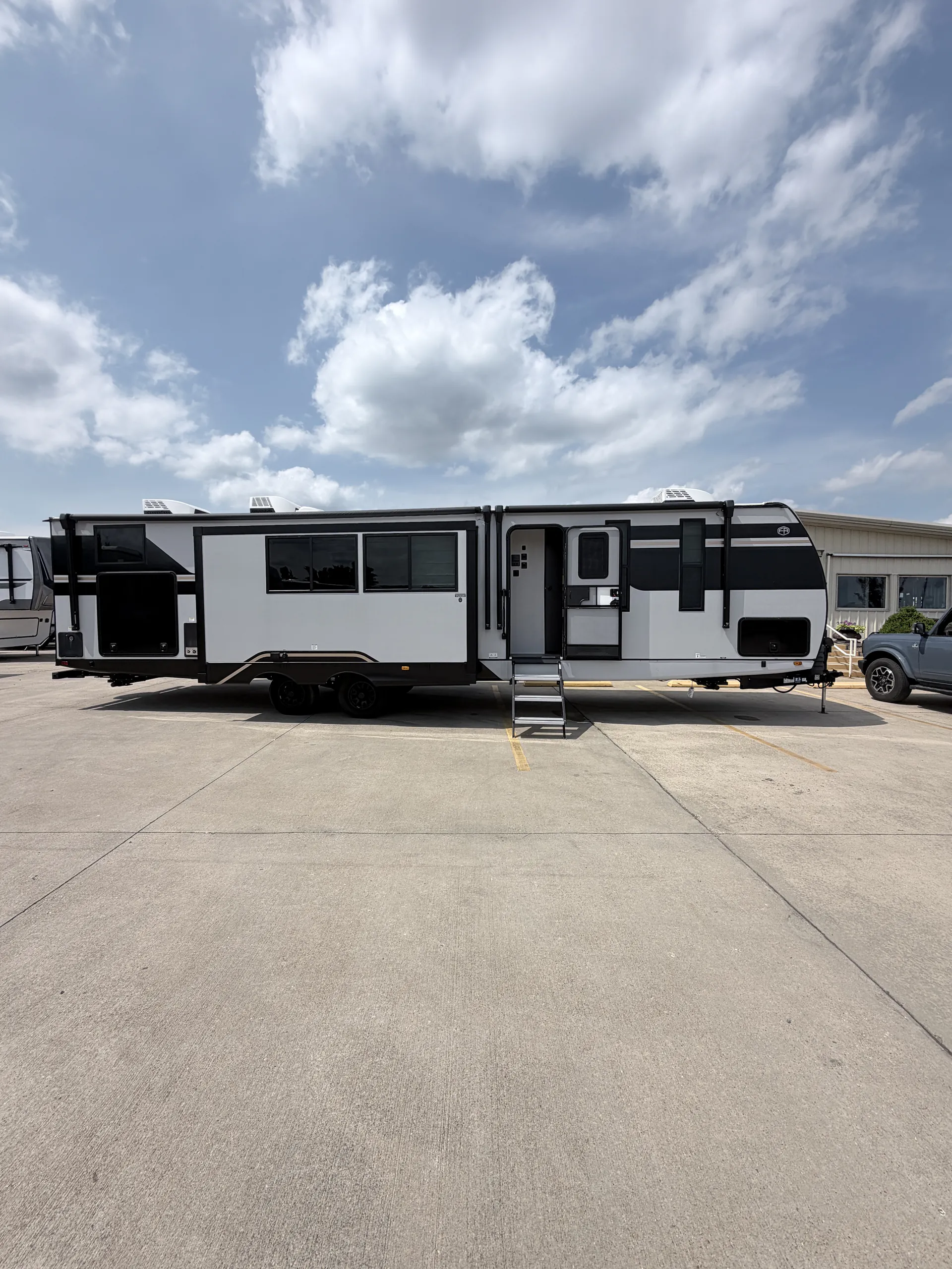 2025 Forest River Vibe 3400BH - Photo 3