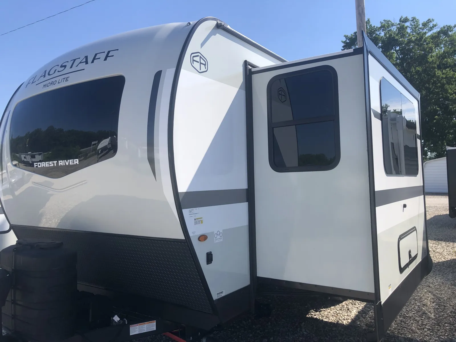 2027 FOREST RIVER FLAGSTAFF MICRO-LITE 25FKB - Photo 4