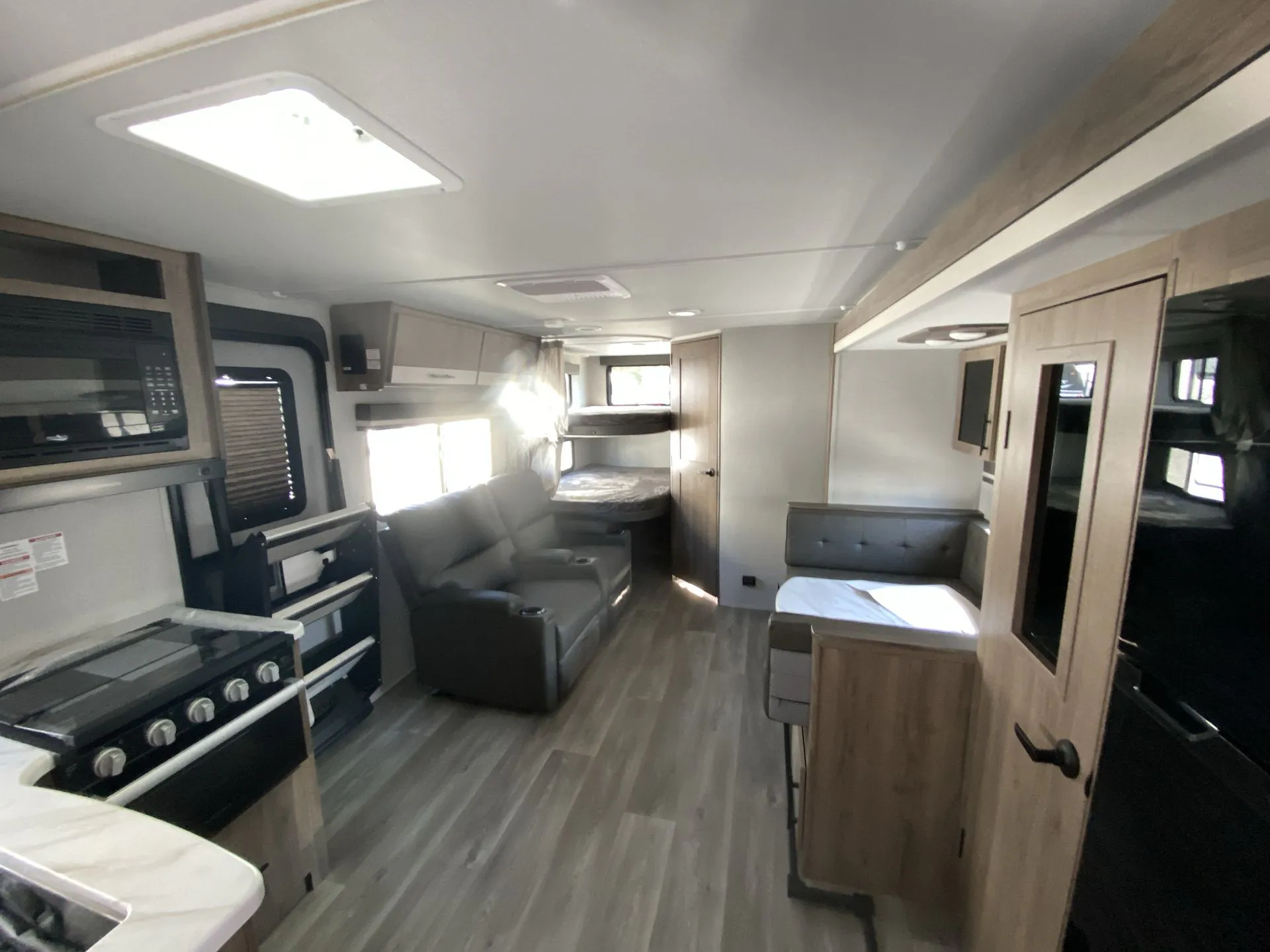 2025 Grand Design Imagine XLS 25DBE - Photo 4