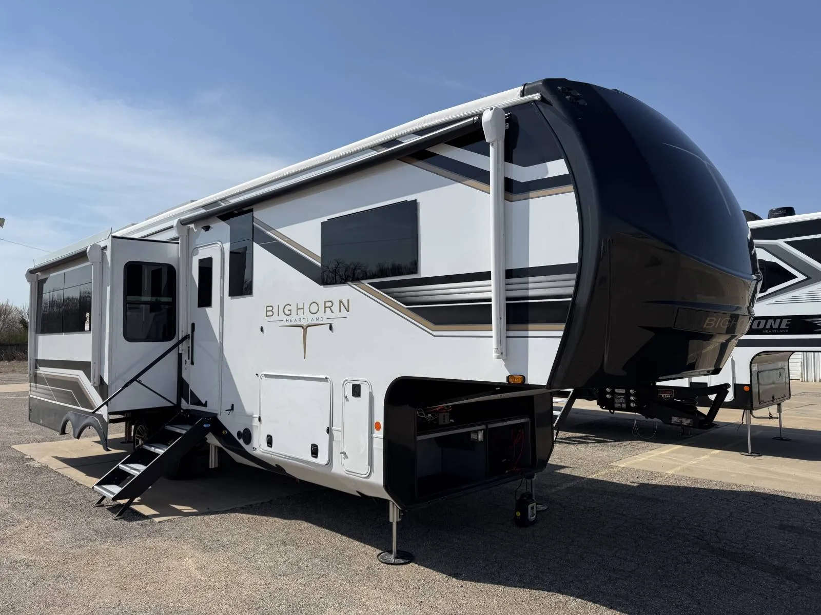 2026 Heartland Bighorn 31RL - Photo 2