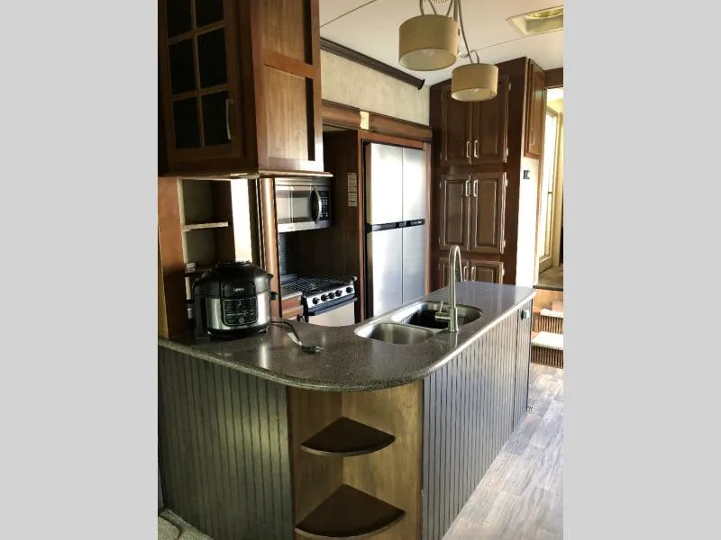 2015 Keystone RV Montana Used    3402 RL - Photo 2