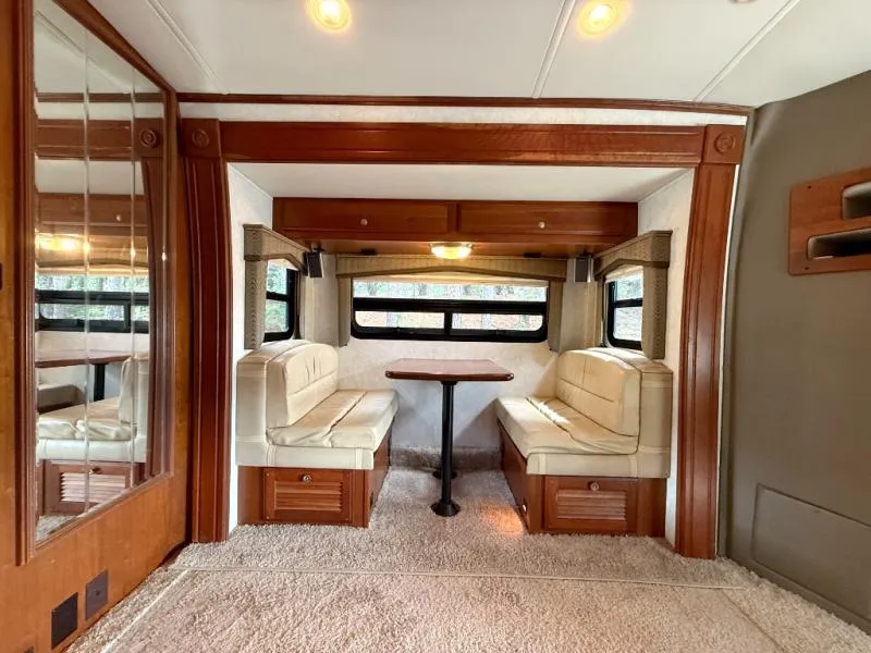 2007 Dynamax Isata Used    IF312 - Photo 4