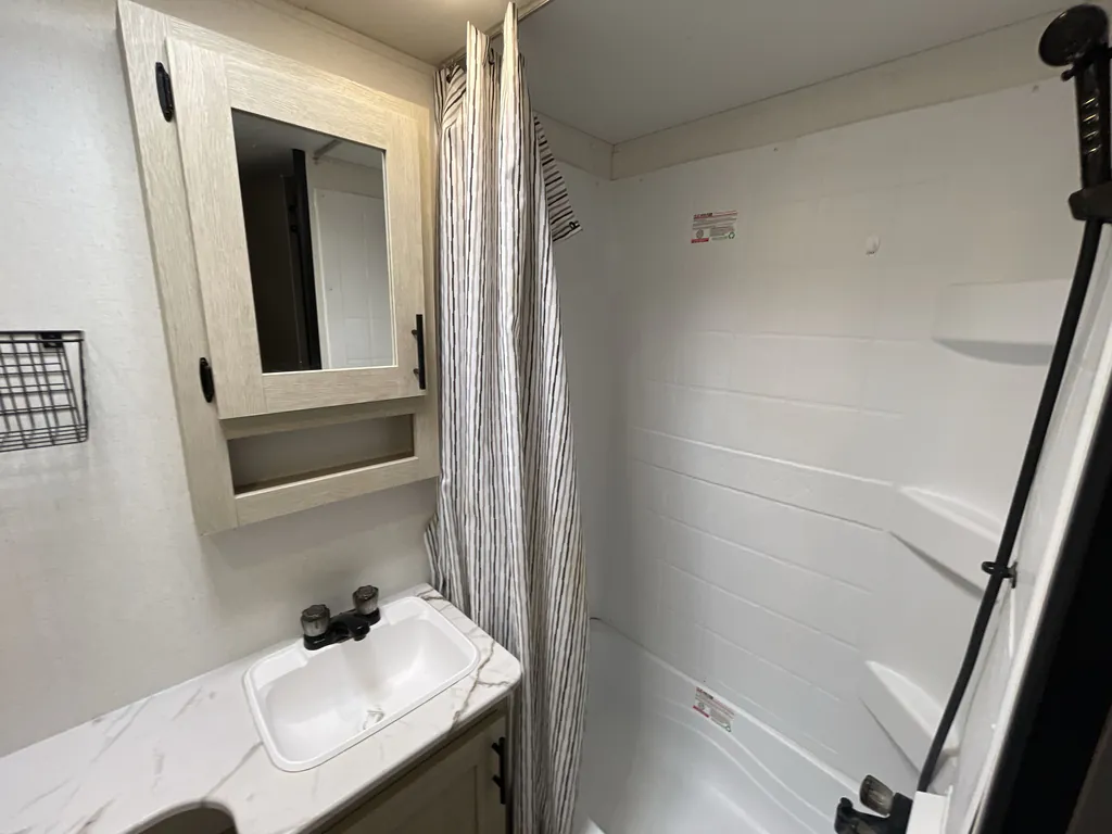 2025 Shasta Shasta I-5 532BEDS, Photos photo 17