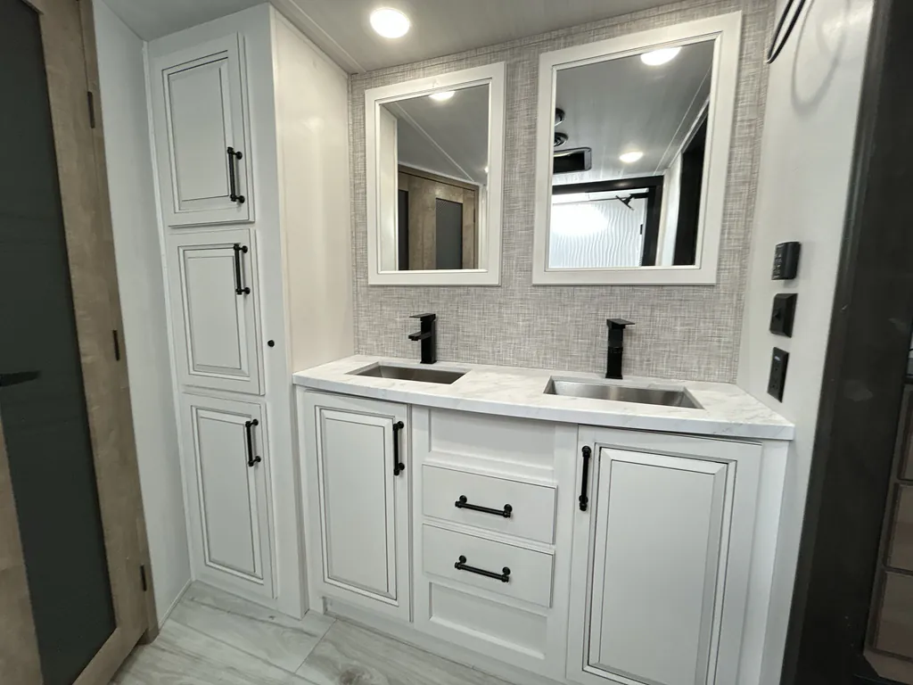 2024 Keystone Montana 3901RK, Photos photo 17