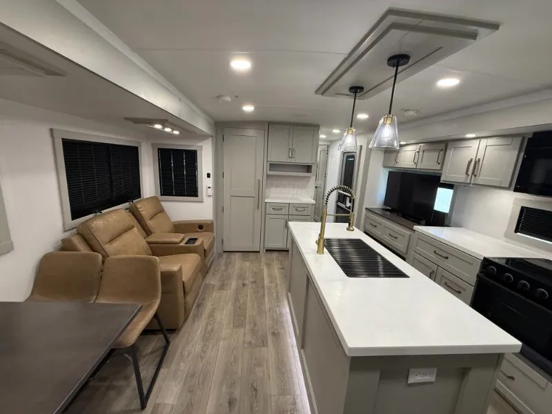 2025 Brinkley Model Z AIR 285, Photos photo 23