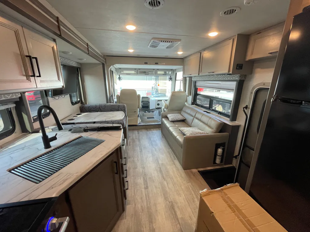 2024 Thor Motor Coach Freedom Traveler A32, Photos photo 2