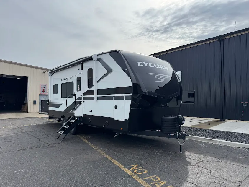2026 Heartland Cyclone 2214 - Photo 4
