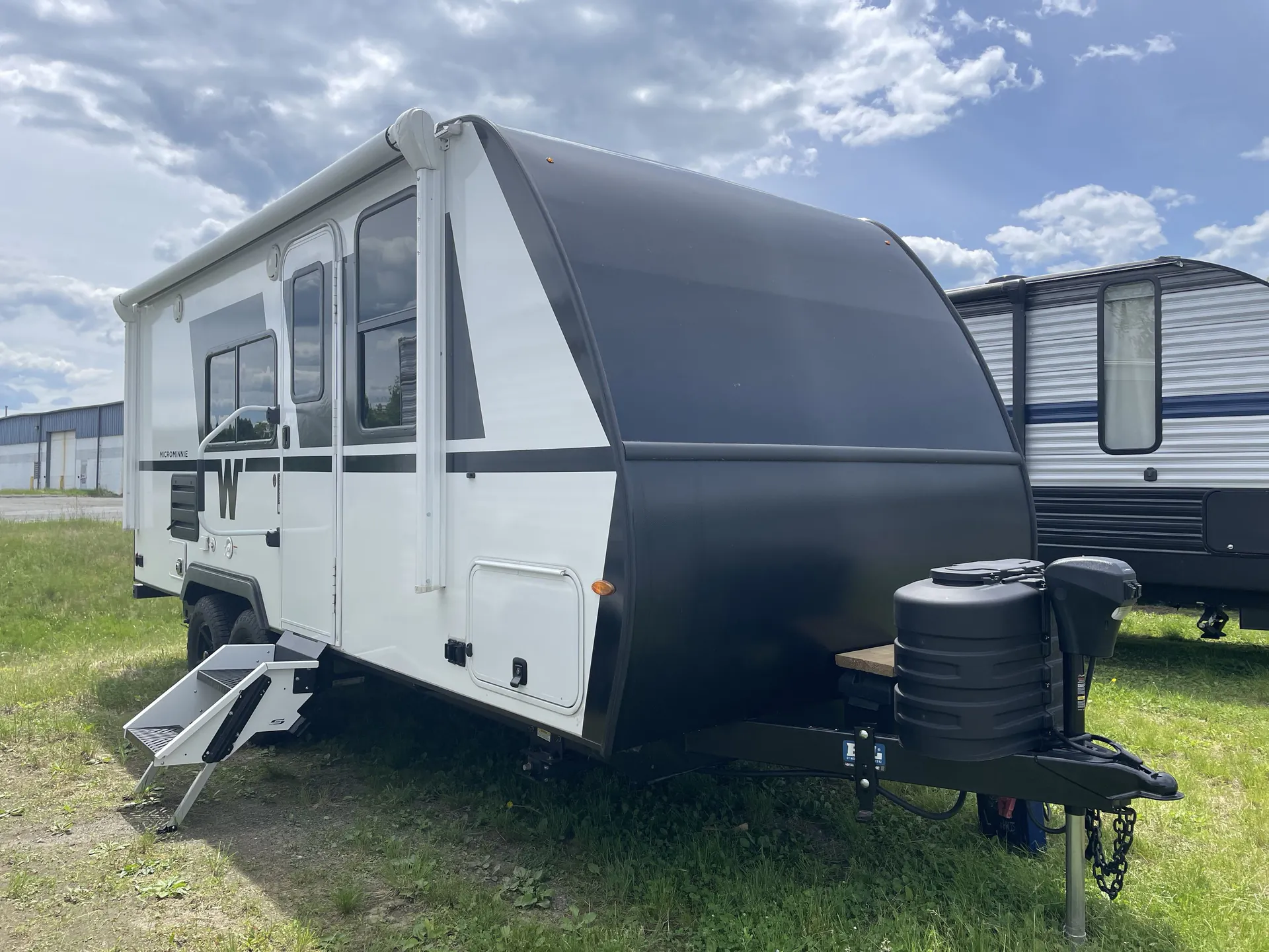 2026 Winnebago Micro Minnie 2108DS - Photo 2