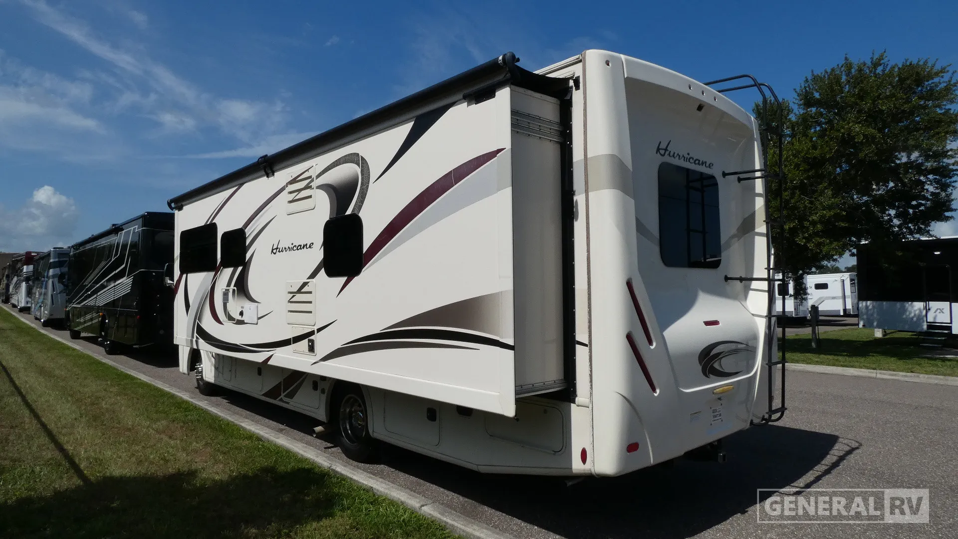 2018 Thor Motor Coach Hurricane 29M - Photo 4
