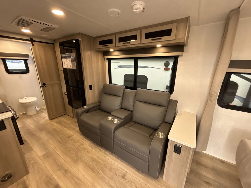 2026 Forest River Flagstaff Micro Lite 25FBT, Photos photo 9