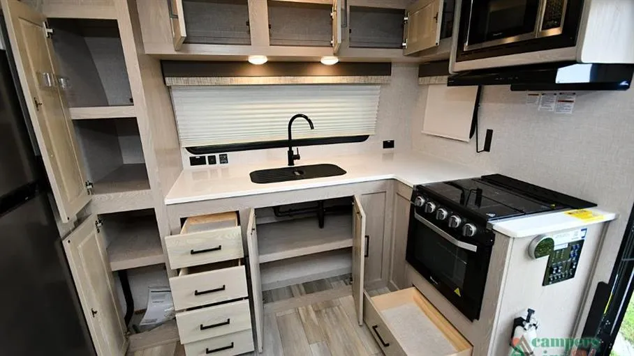 2022 Forest River Flagstaff Micro Lite 25FKS, Photos photo 10