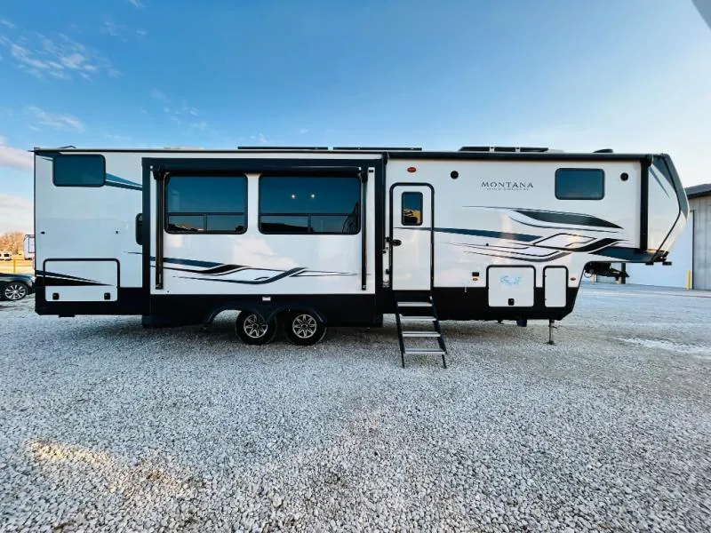 2023 Keystone Montana High Country 351BH - Photo 4
