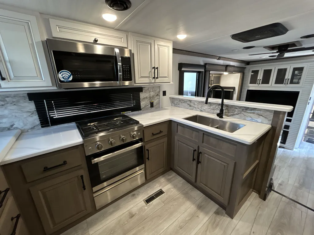 2024 Keystone Montana 3901RK, Photos photo 12