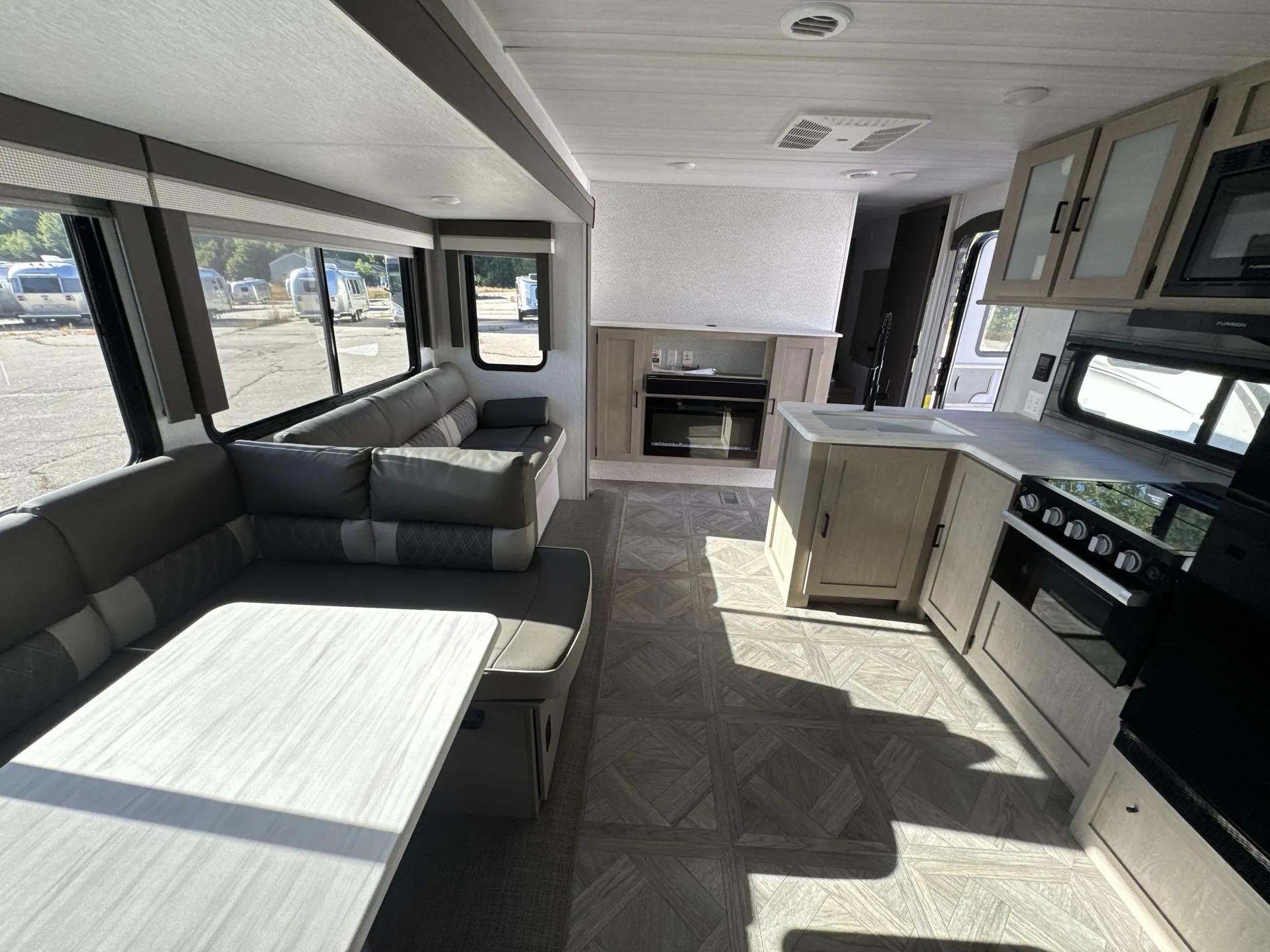 2024 Forest River Salem 31KQBTS — Photo 7