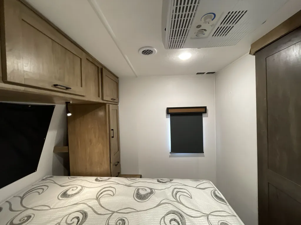2024 Coachmen Freedom Express Ultra Lite 258BHS, Photos photo 15
