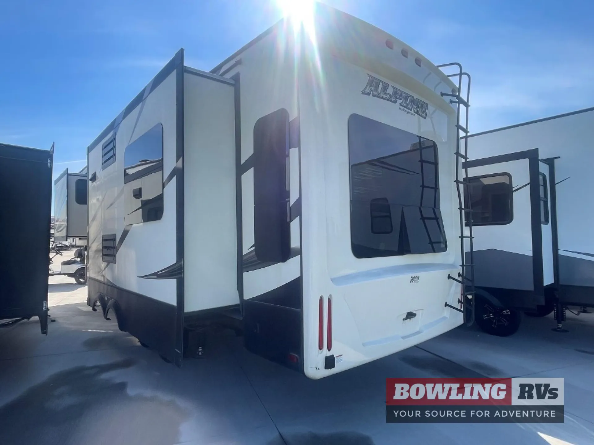 2016 Keystone Alpine 3100RL dealer photo 2 from Bowling Motors & RV Sales