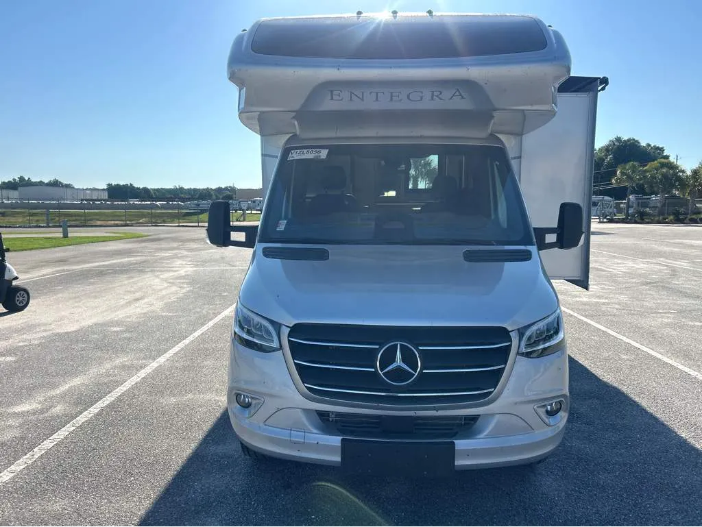 2027 Entegra Coach Qwest 25L - Photo 3