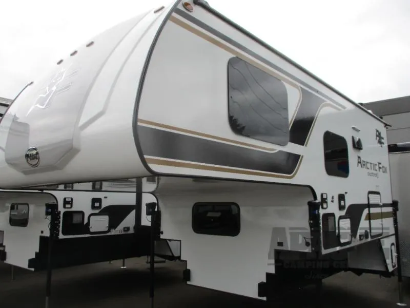 2027 Northwood Arctic Fox Camper 990 - Photo 4