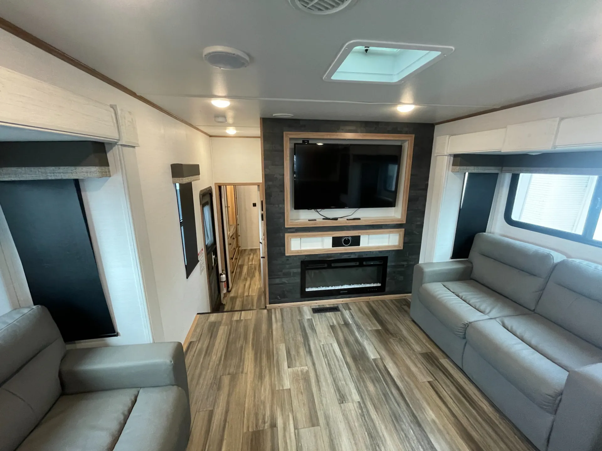2023 Forest River XLR Nitro 405 - Photo 2