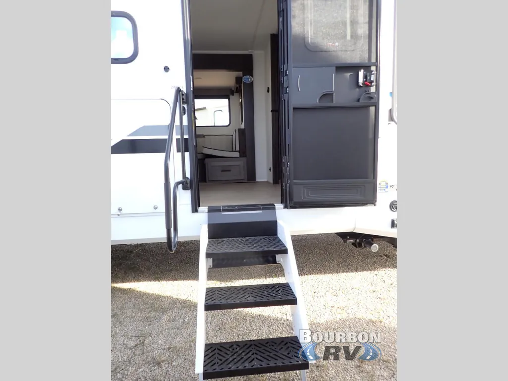 2026 Forest River Cherokee Alpha Wolf 29TB, Photos photo 10