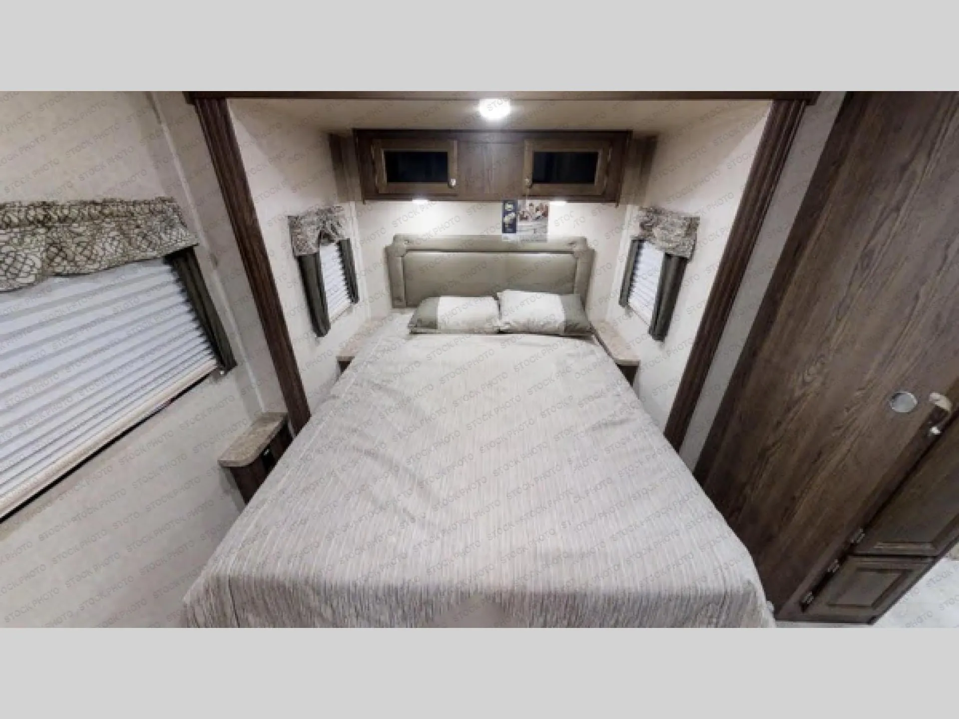 2018 Forest River RV Flagstaff V-Lite 30WTBSV - Photo 2