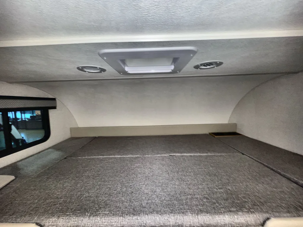 2027 Thor Motor Coach Freedom Elite 31FE, Photos photo 18