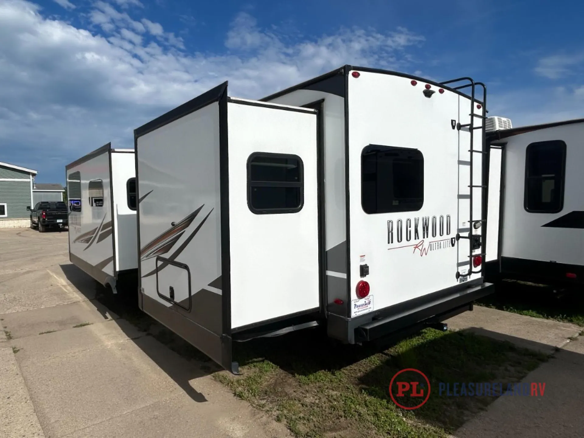 2022 Forest River Rockwood Ultra Lite 2608BS — Photo 5