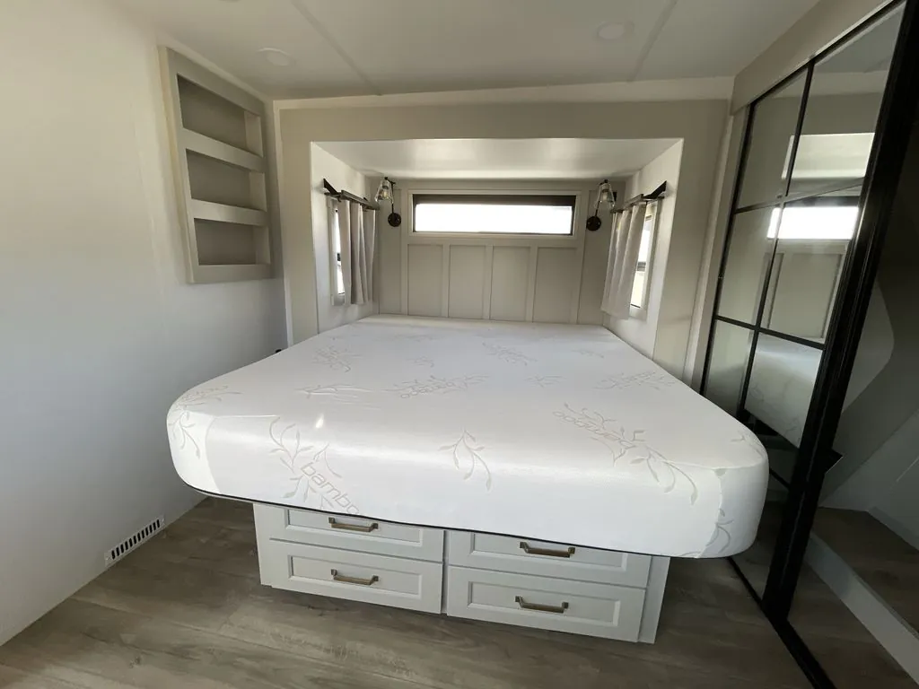 2025 Brinkley Model G 3250, Photos photo 62