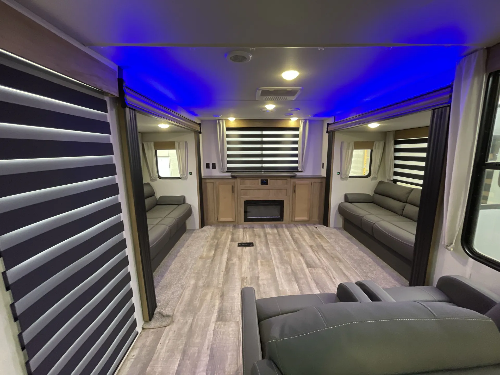2023 Forest River Cherokee 306MM — living area main