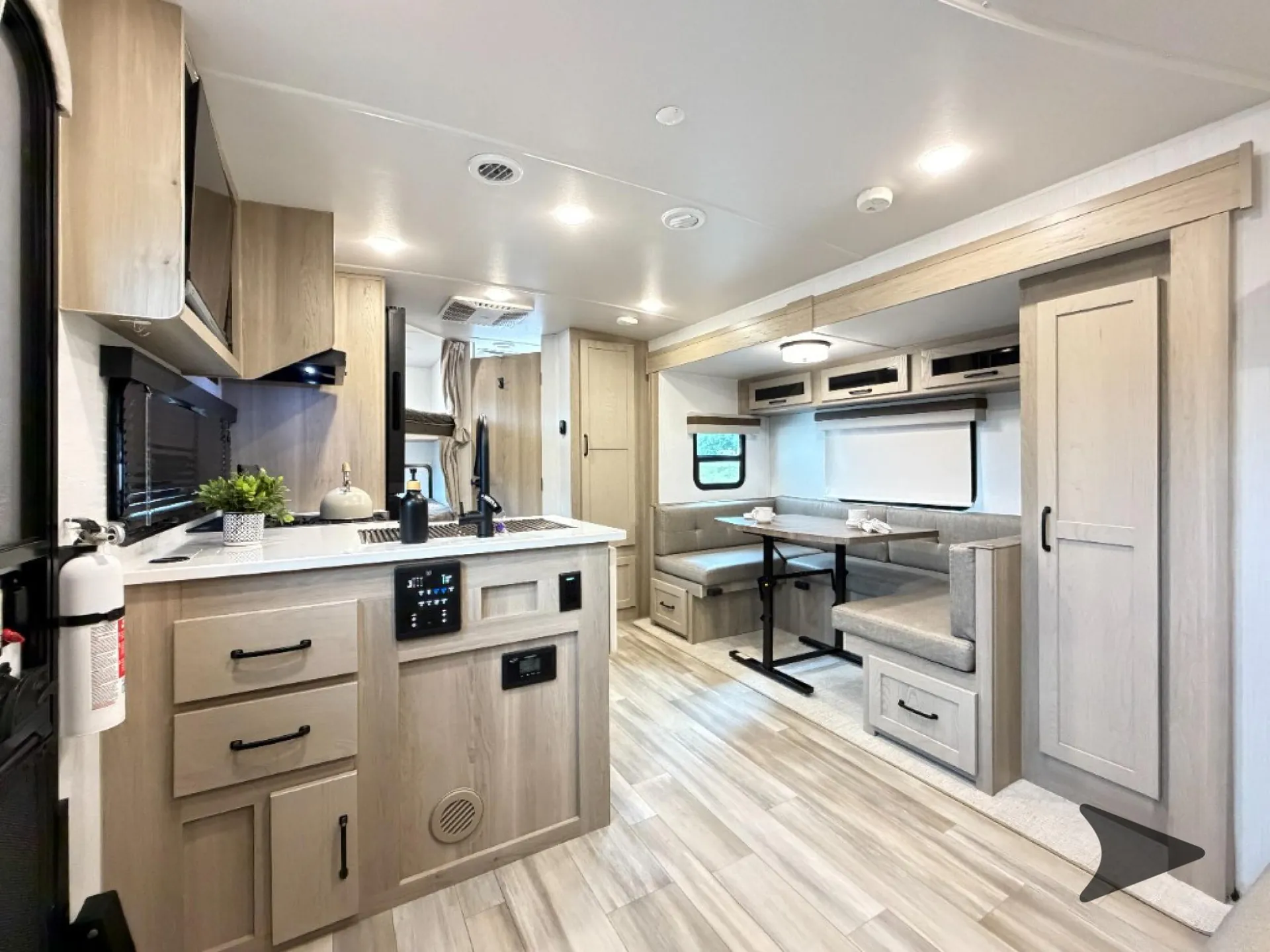 2024 Forest River Rockwood Mini Lite 2509S — Photo 5