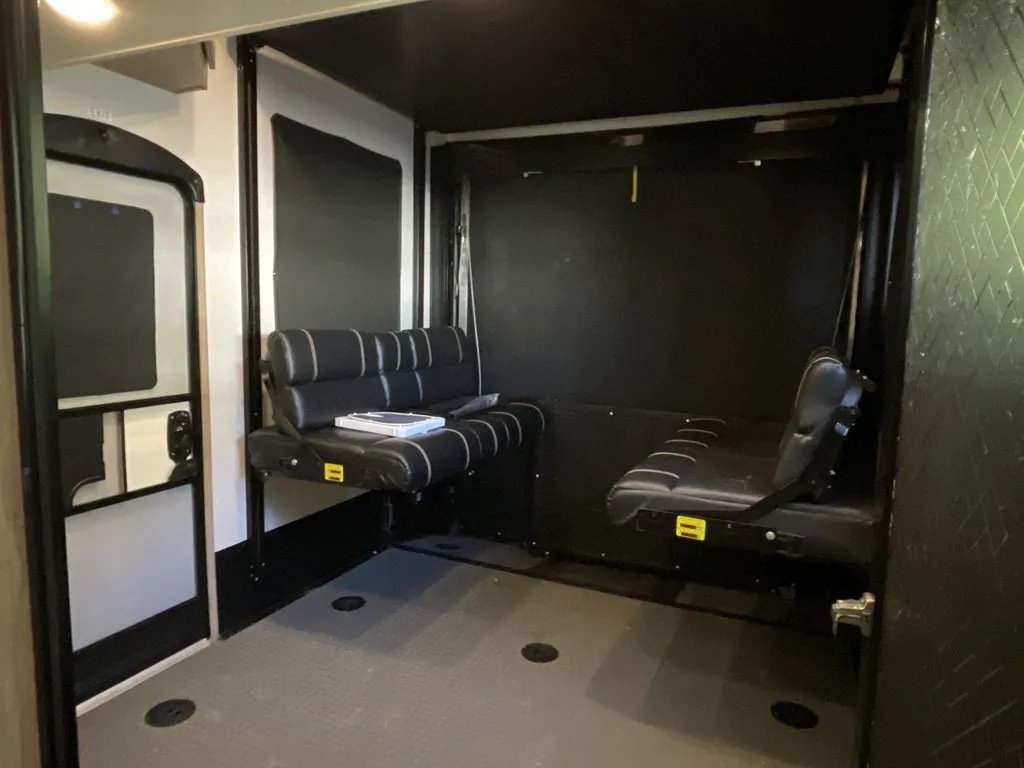 2022 Keystone Raptor 351, Photos photo 6