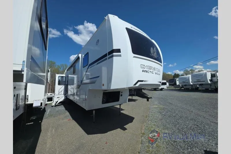 2026 Forest River Cherokee Arctic Wolf 3650SUITE - Photo 3
