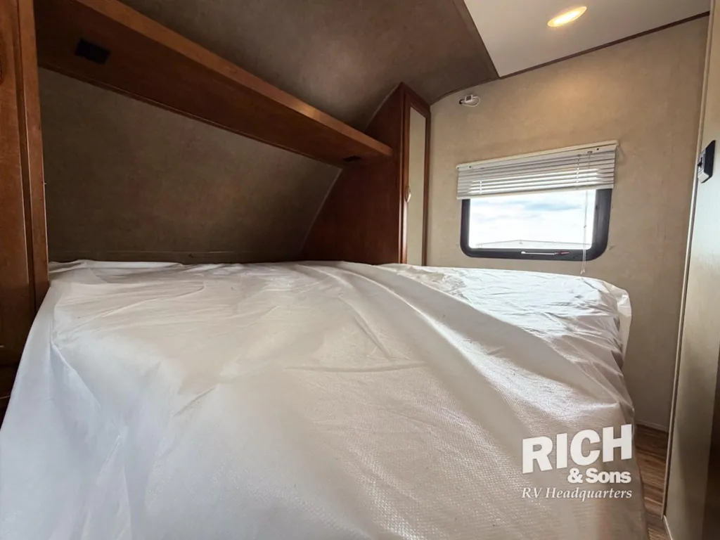 2017 Forest River Vibe Extreme Lite 224RLS, Photos photo 11