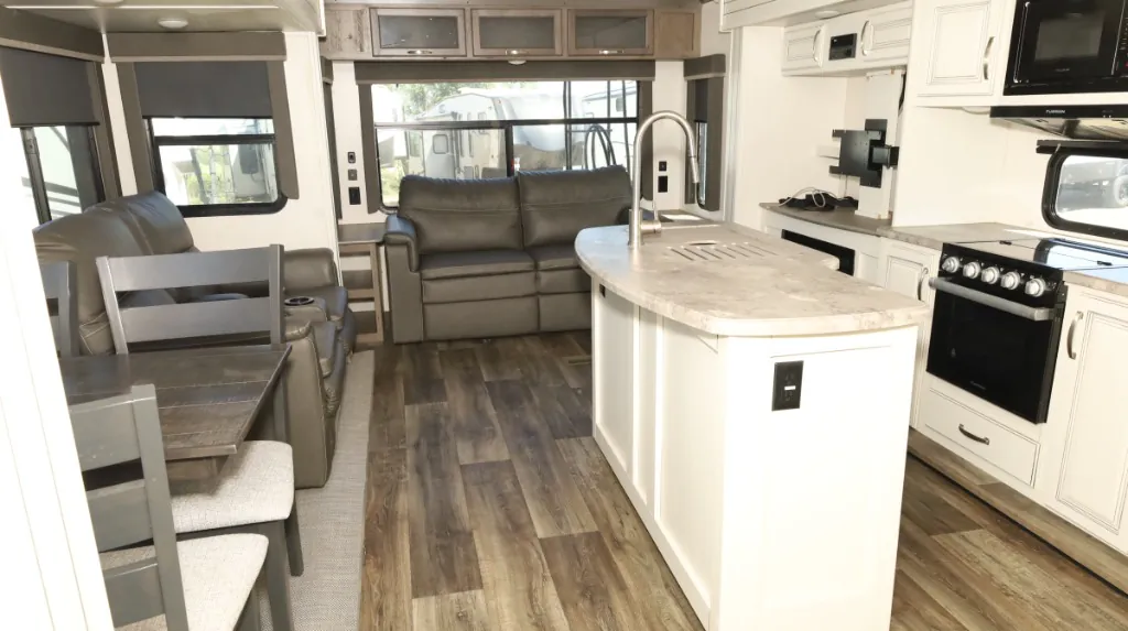 2022 Keystone RV Cougar Half-Ton 33RLI - Photo 4