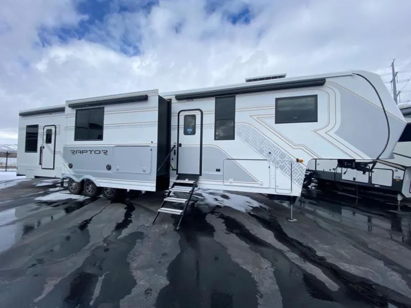 2025 Keystone Raptor 441 - Photo 2