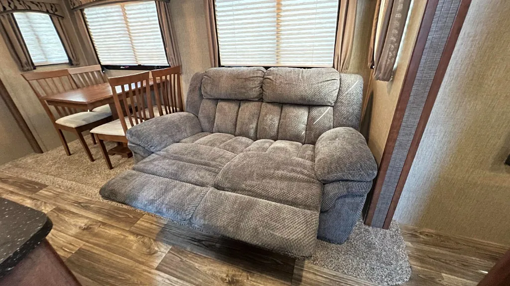 2017 Keystone RV Passport Elite 27RB - Photo 4