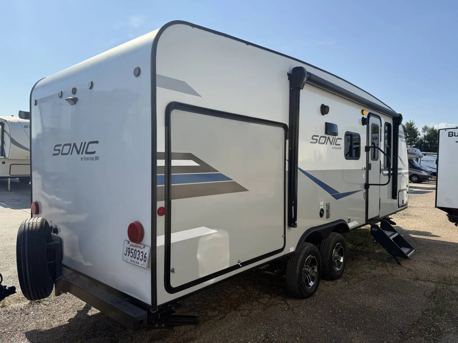 2021 VENTURE RV SONIC 220VRB - Photo 3