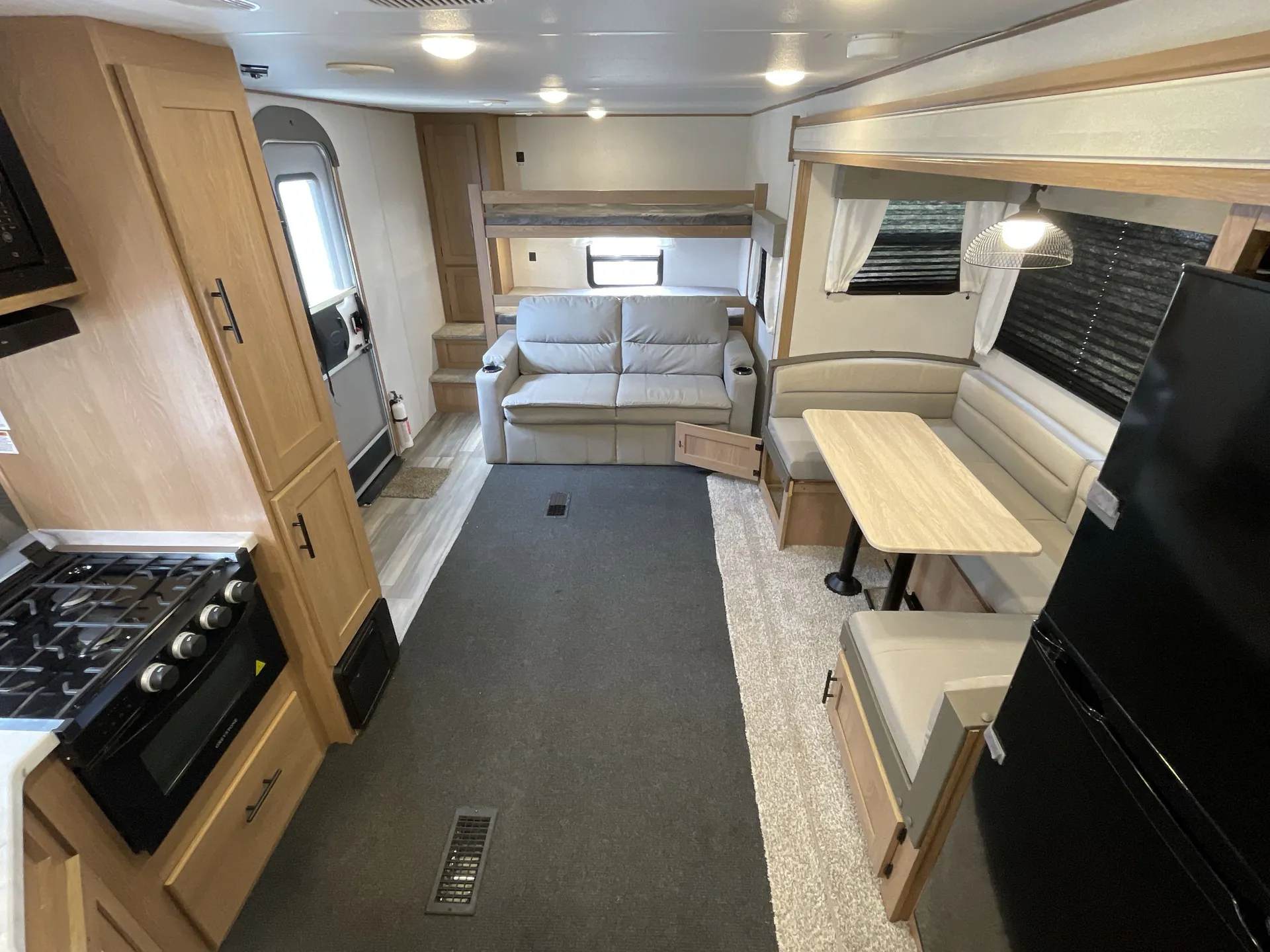 2023 Prime Time Avenger 28BHS — living area main