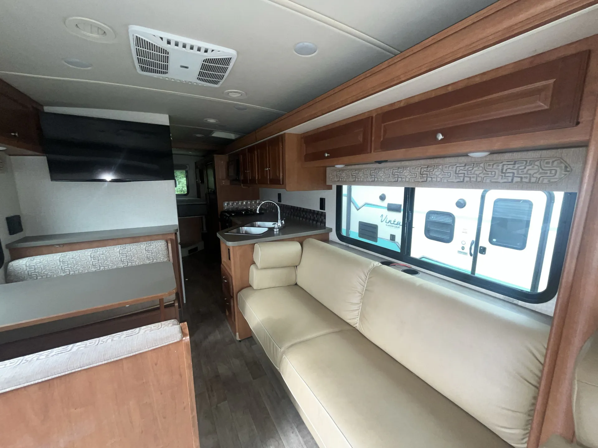 2017 Winnebago Sunstar 29V — living area main
